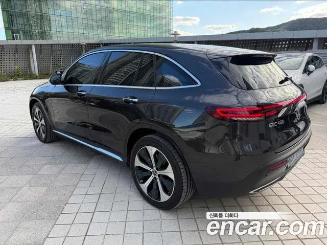 Mercedes-Benz EQC 2020 — Photo 15/20