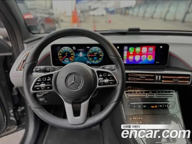 Mercedes-Benz EQC 2020 — Photo 17/20