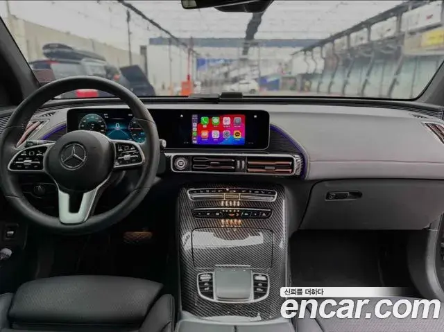 Mercedes-Benz EQC 2020 — Photo 7/20