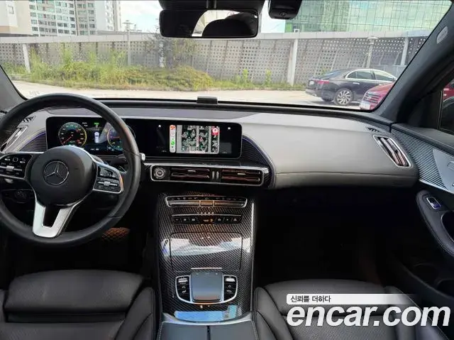 Mercedes-Benz EQC 2020 — Photo 18/20
