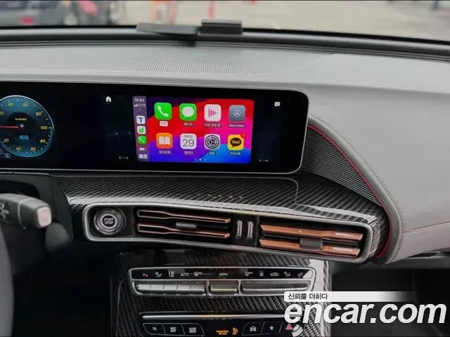 Mercedes-Benz EQC 2020 — Photo 6/20