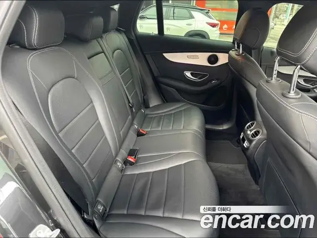 Mercedes-Benz EQC 2020 — Photo 12/20