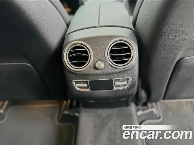 Mercedes-Benz EQC 2020 — Photo 3/20