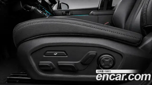 Hyundai Santa Fe 2023 — Фото 14/19