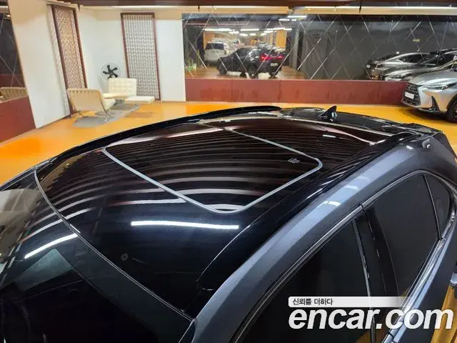 Lexus UX300h 2026 — Photo 12/18