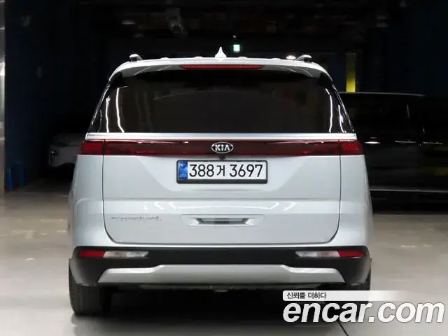 Kia Carnival 2021 — Photo 2/20