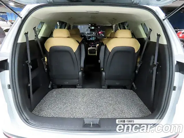 Kia Carnival 2021 — Photo 16/20