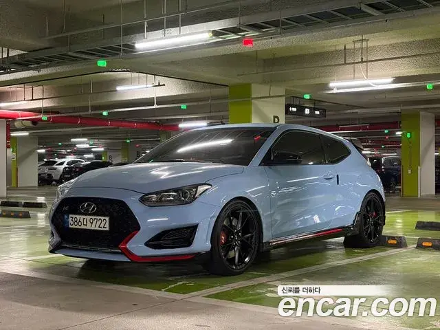 Hyundai Veloster 2021 — Фото 1/12