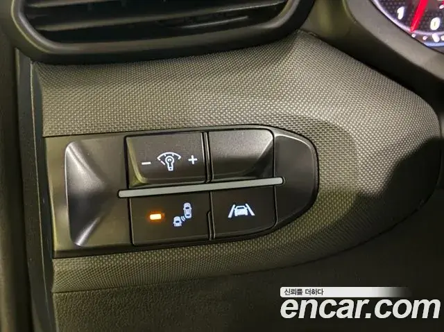 Hyundai Veloster 2021 — Фото 11/12