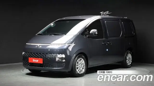 Hyundai Staria 2023 — Фото 1/20