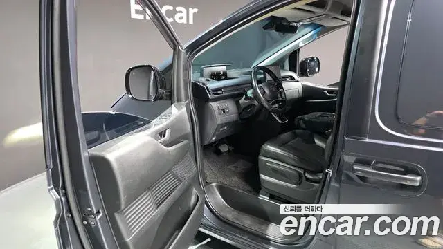 Hyundai Staria 2023 — Фото 10/20
