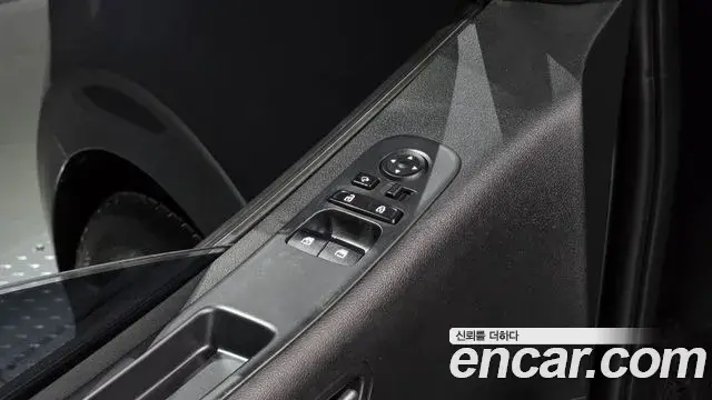 Hyundai Staria 2023 — Фото 16/20