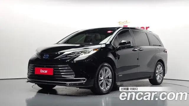 Toyota Sienna 2021 — Şəkil 27/31