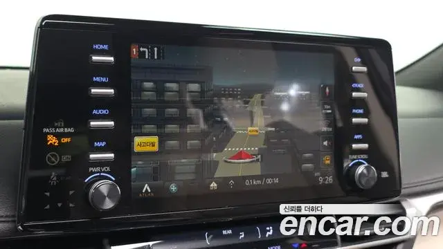 Toyota Sienna 2021 — Şəkil 19/31