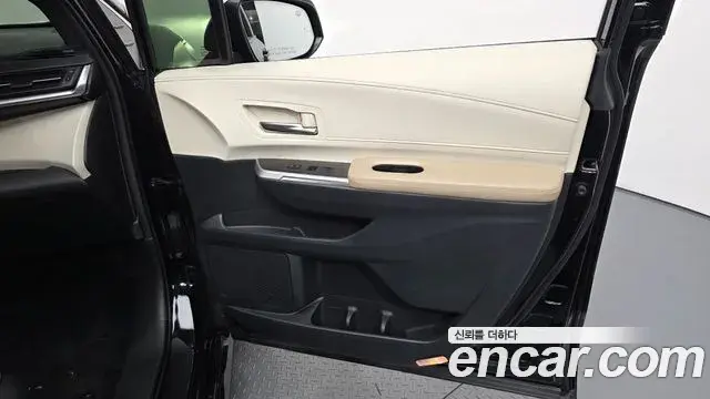 Toyota Sienna 2021 — Şəkil 3/31