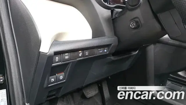 Toyota Sienna 2021 — Şəkil 22/31