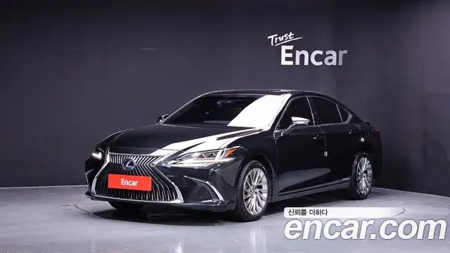 Lexus ES300h 2021 — Photo 34/34