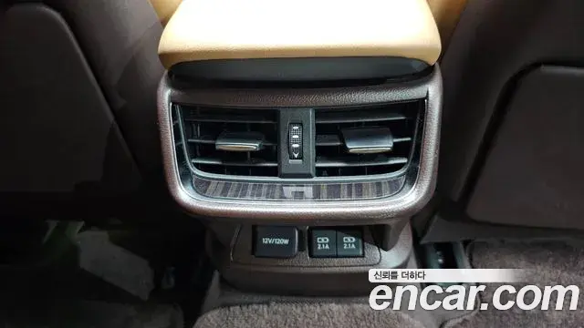 Lexus ES300h 2021 — Photo 26/34