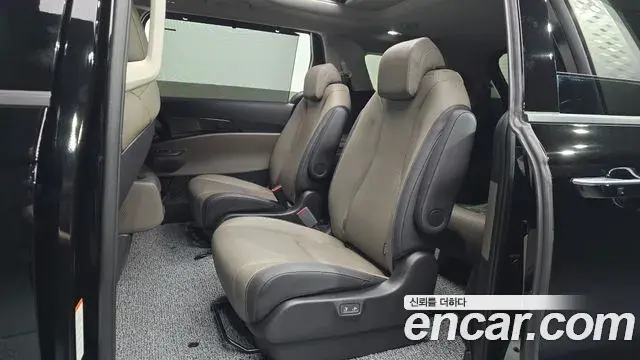 Kia Carnival 2025 — Photo 10/32