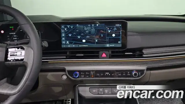 Kia Carnival 2025 — Photo 27/32