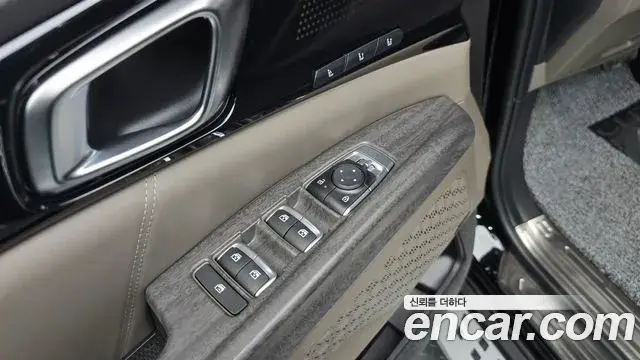 Kia Carnival 2025 — Photo 17/32