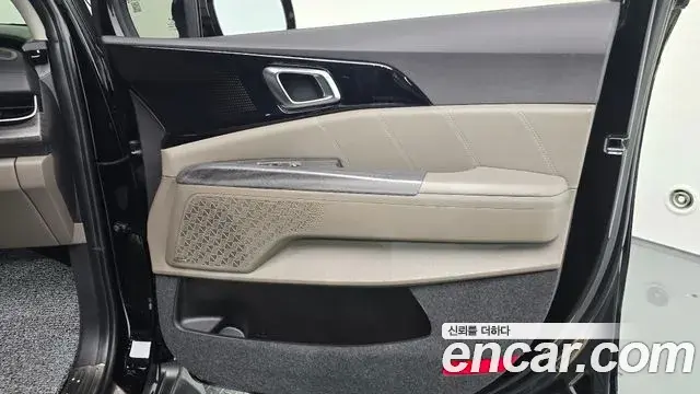 Kia Carnival 2025 — Photo 24/32