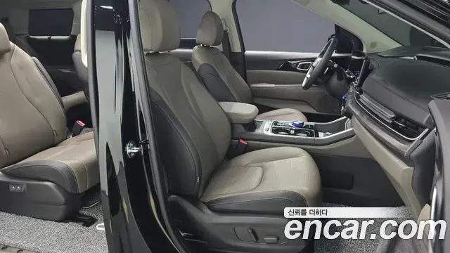 Kia Carnival 2025 — Photo 3/32