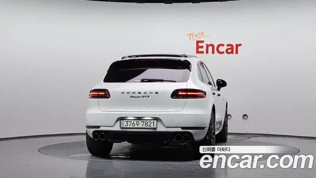 Porsche Macan 2018 — Photo 4/20