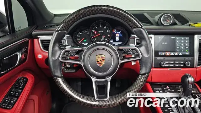 Porsche Macan 2018 — Photo 13/20