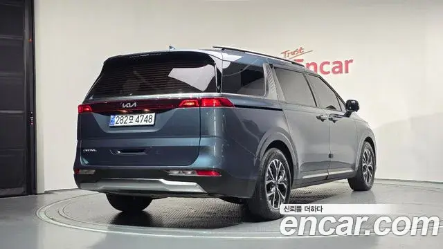 Kia Carnival 2022 — Photo 33/34