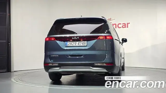 Kia Carnival 2022 — Photo 30/34
