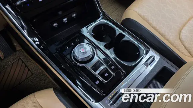 Kia Carnival 2022 — Photo 21/34