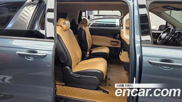Kia Carnival 2022 — Photo 11/34