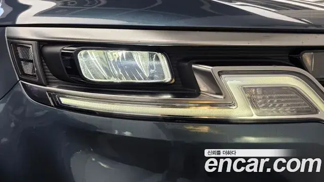 Kia Carnival 2022 — Photo 17/34