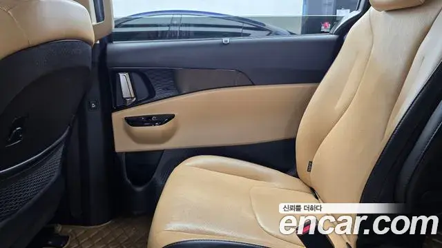 Kia Carnival 2022 — Photo 16/34