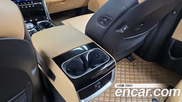 Kia Carnival 2022 — Photo 14/34