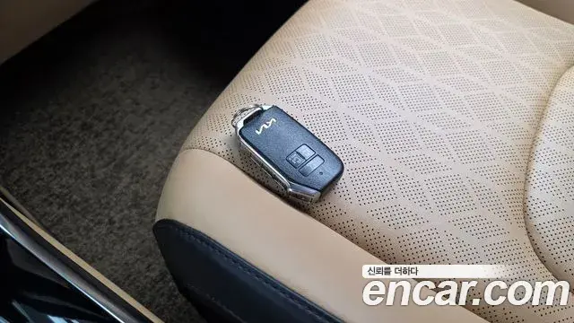 Kia Carnival 2022 — Photo 29/34