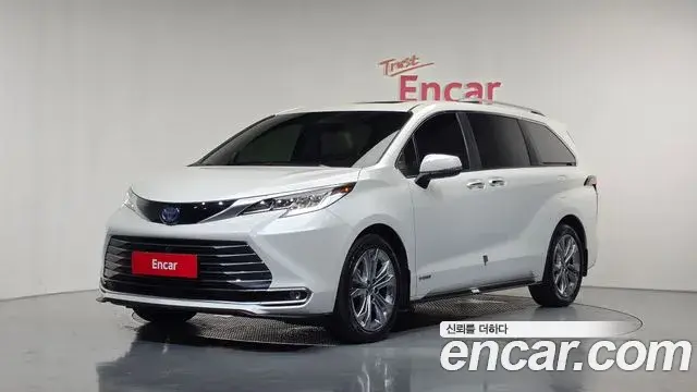Toyota Sienna 2021 — ფოტო 30/38