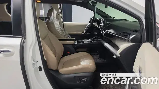 Toyota Sienna 2021 — ფოტო 36/38