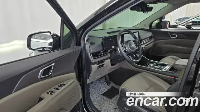 Kia Carnival 2024 — Photo 2/33