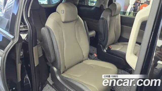 Kia Carnival 2024 — Photo 8/33