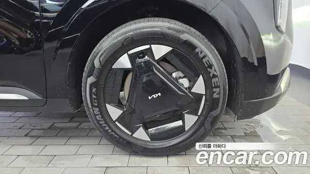 Kia Carnival 2024 — Photo 30/33