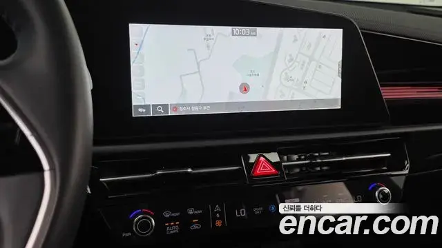 Kia Niro 2022 — Фото 11/20