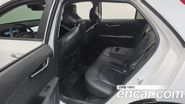 Kia Niro 2022 — Фото 20/20