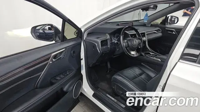 Lexus RX450h 2019 — Photo 26/32