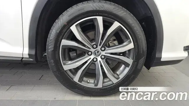 Lexus RX450h 2019 — Photo 10/32