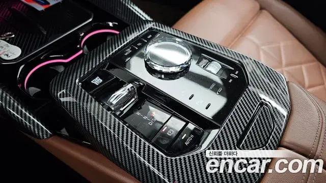 BMW 5 Series 2025 — Фото 9/20