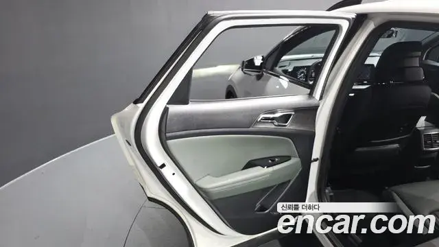 Kia Sportage 2024 — ფოტო 14/40