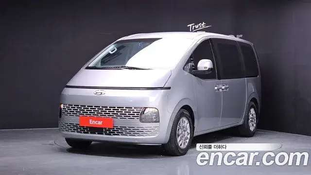 Hyundai Staria 2021 — Фото 1/20