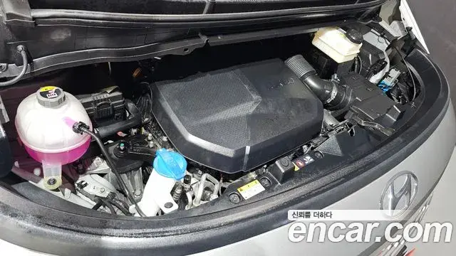 Hyundai Staria 2021 — Фото 6/20